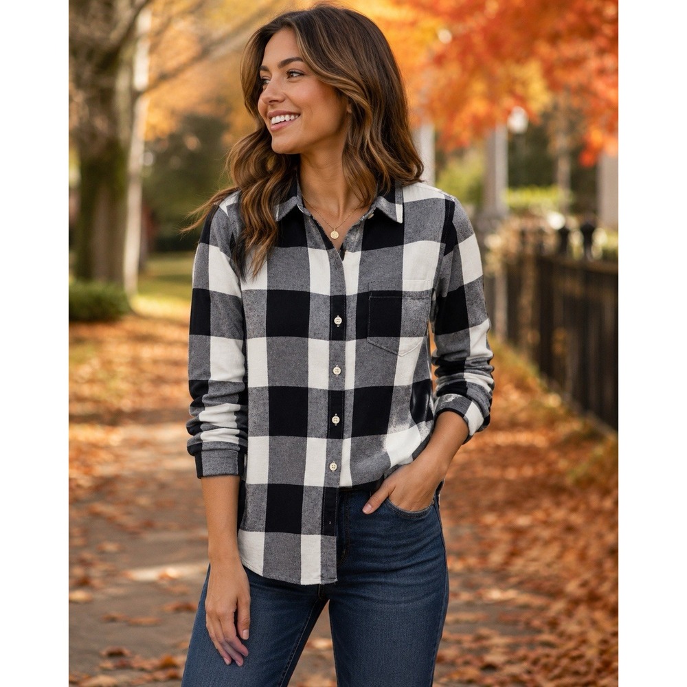 Old Navy Shirt Women's Medium Black White Flannel Cotton Long Sleeve Pocket Top